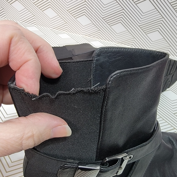 Stuart Weitzman MANLOW Black Leather Ankle Bootie Salon Boots Women's Size 9M. - Picture 6 of 10